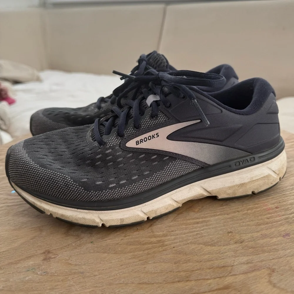 BROOKS 11 DYAD DNA ombré purple/charcoal Size Women’s 8.5 - Picture 5 of 9